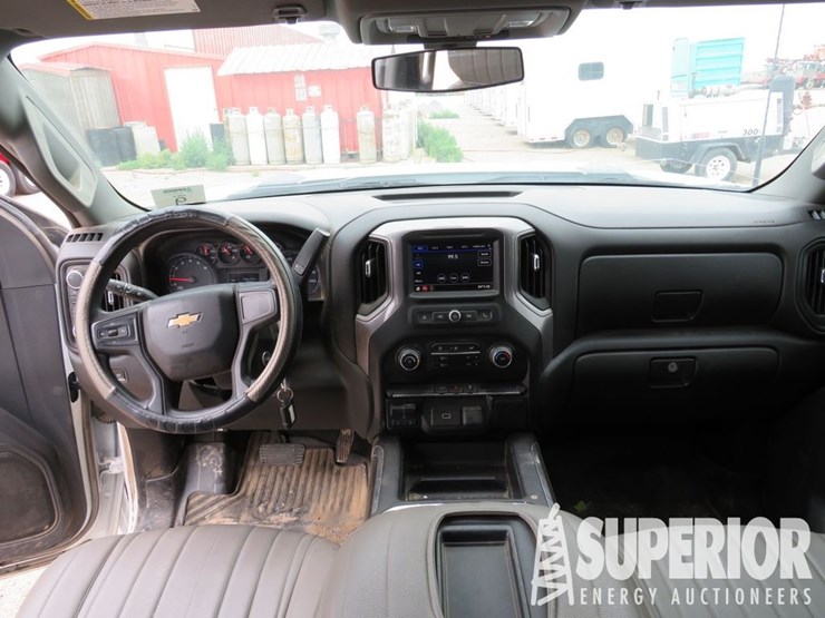2020-chevrolet-2500hd-image-10