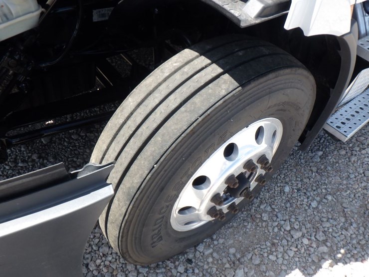 2018-freightliner-cascadia-116-image-23