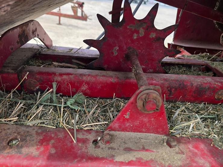 new-holland-315-image-17