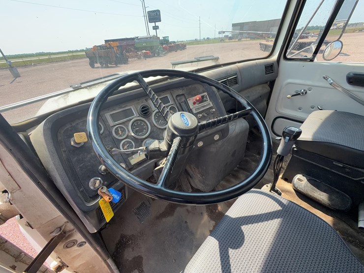 1995-ford-l9000-image-45
