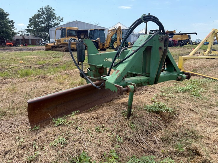 john-deere-10-image-2