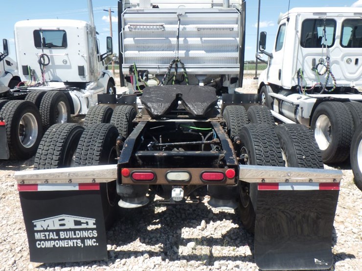 2019-freightliner-cascadia-125-image-10