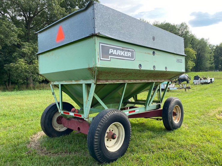 parker-2600-gravity-wagon-image-5