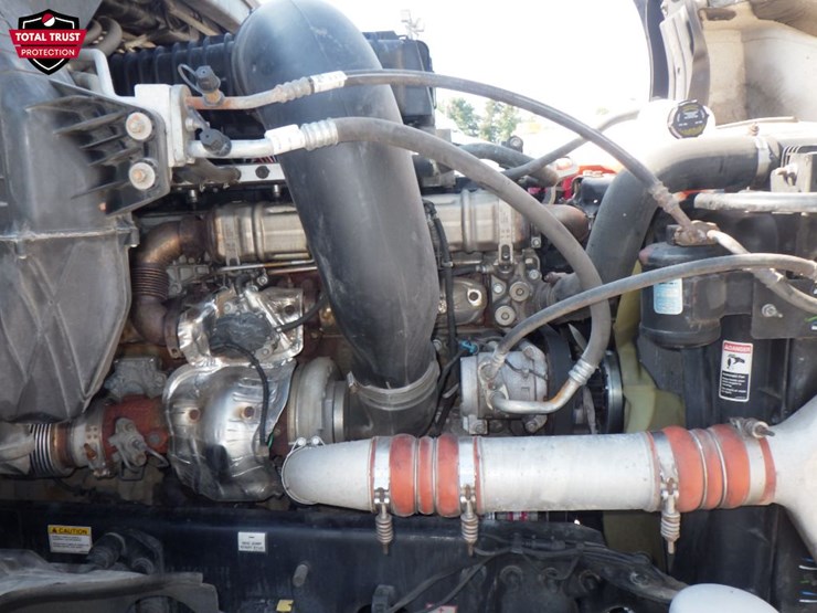 2023-freightliner-cascadia-126-image-28