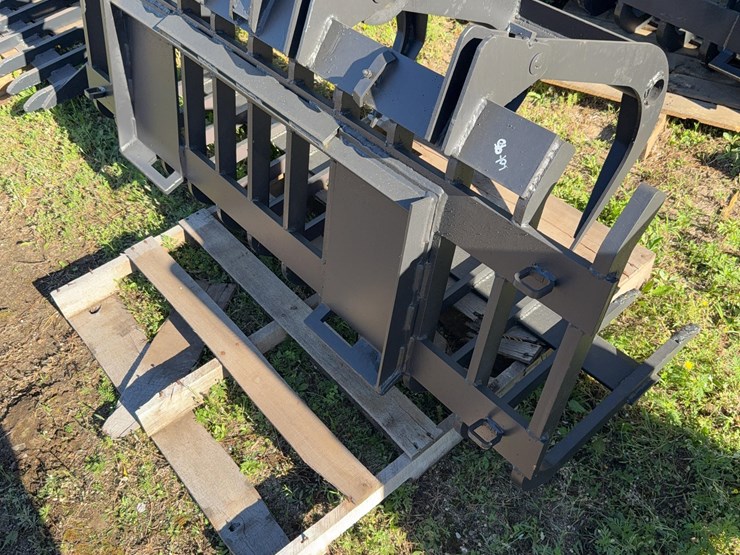 scoop-bucket-with-grapple-image-1