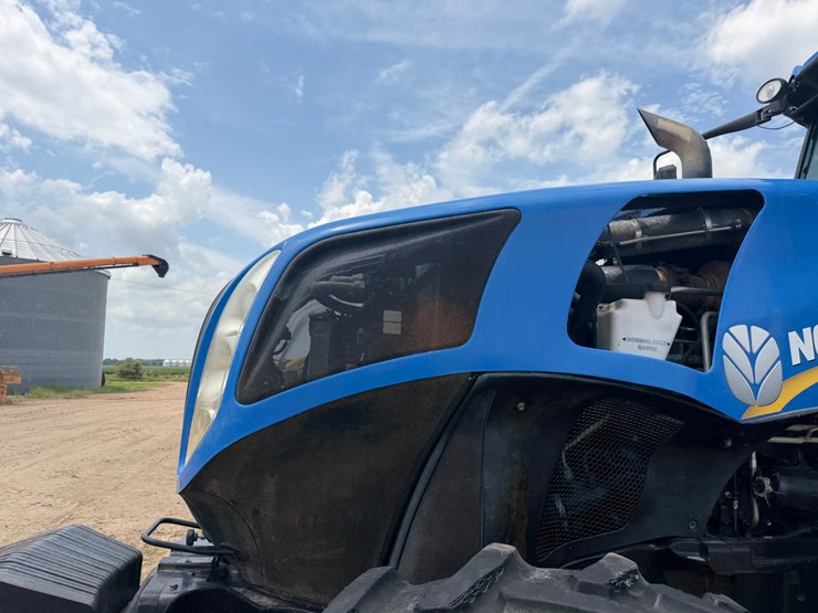 2015-new-holland-t8.350-image-28