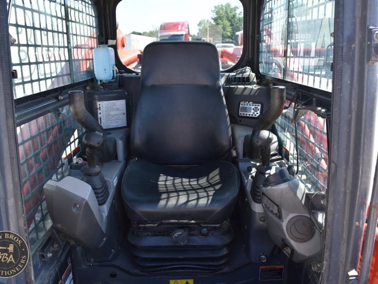 2021-kubota-svl97-2-image-34