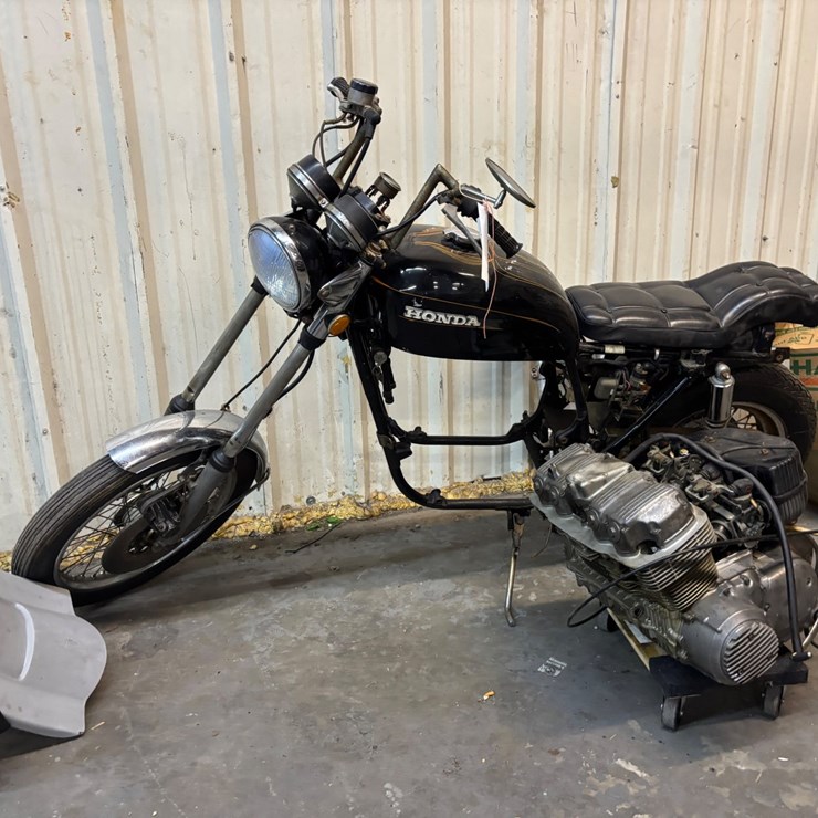 #400 • MID 70’s HONDA CB750 FOR PARTS/ REPAIRS