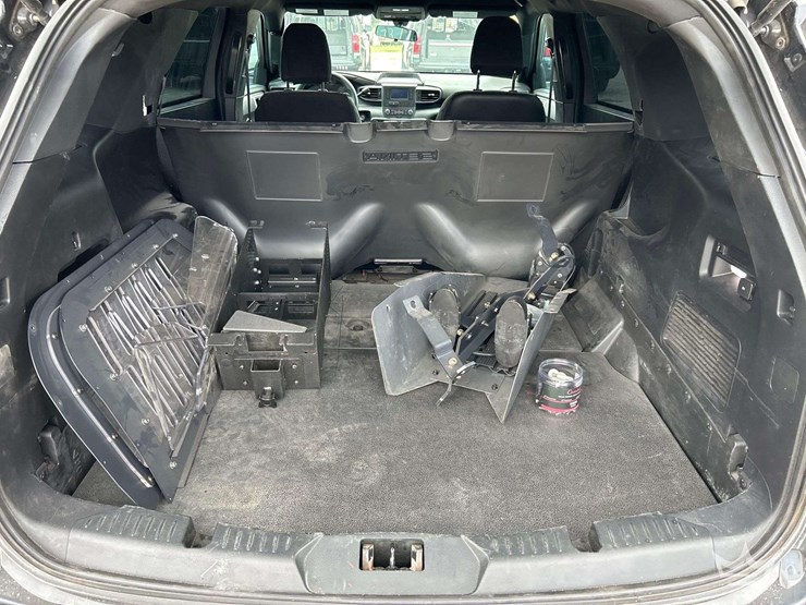 2021-ford-explorer-image-24