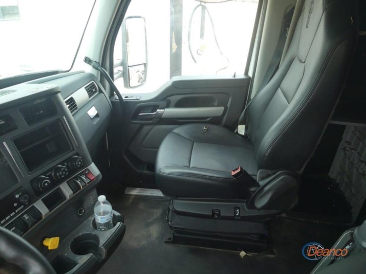2022-kenworth-t680-image-16