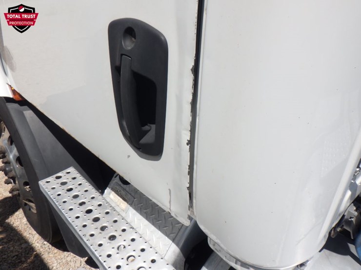 2019-freightliner-cascadia-116-image-16