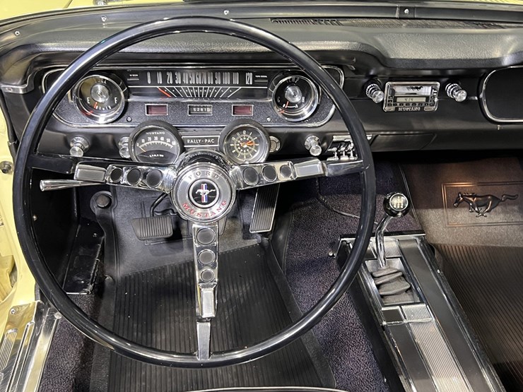 #1512-•-1965-ford-mustang-convertible-image-61