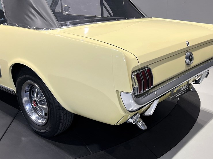 #1512-•-1965-ford-mustang-convertible-image-30