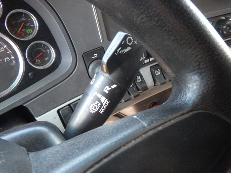 2022-kenworth-t680-image-18