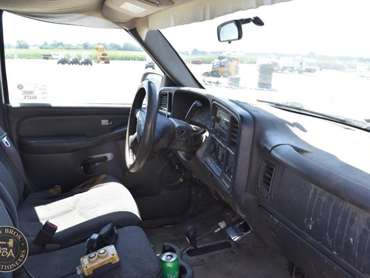 2004-chevrolet-silverado-1500-image-47