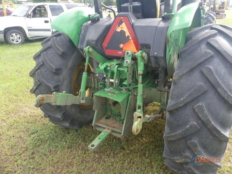 2021-john-deere-5075e-image-3