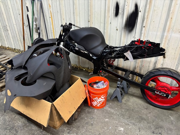 #403-•-suzuki-hayabusa-for-parts/-repairs-image-1