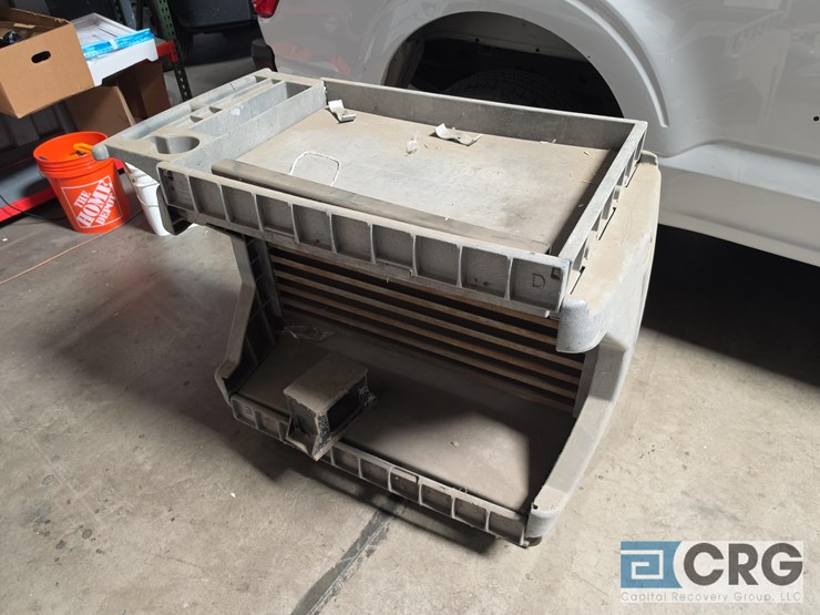 heavy-duty-flatbed-carts-and-mobile-workstation-image-3