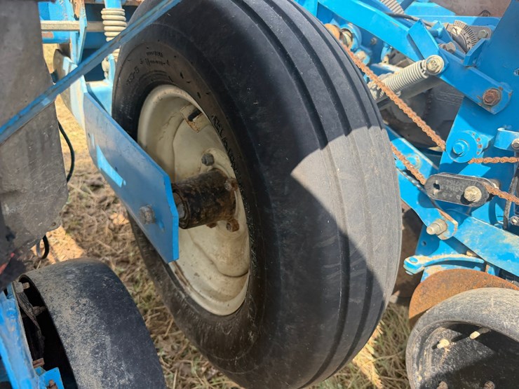 #51909-•-monosem-12-twin-row-38"-center-planter-05a116-inv#51909-image-12