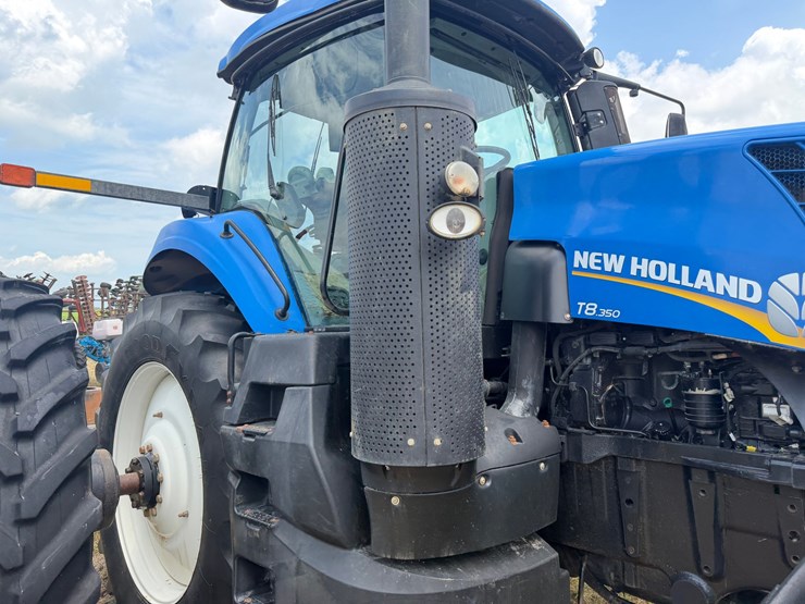 2015-new-holland-t8.350-image-36