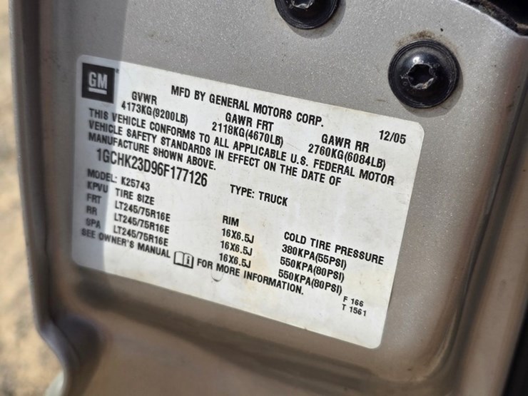 2006-chevrolet-2500-image-32