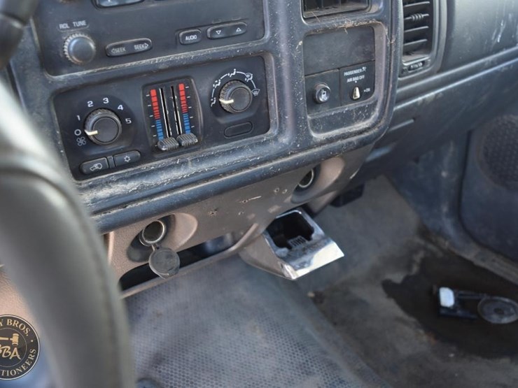 2004-chevrolet-silverado-1500-image-57