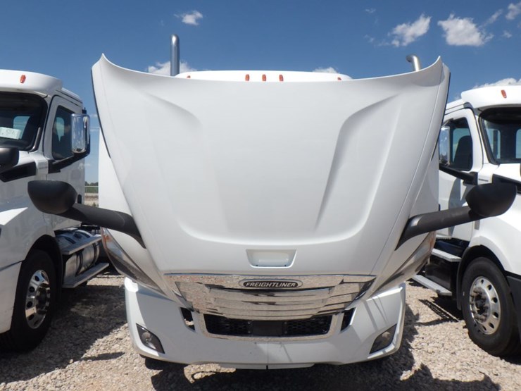 2018-freightliner-cascadia-116-image-15