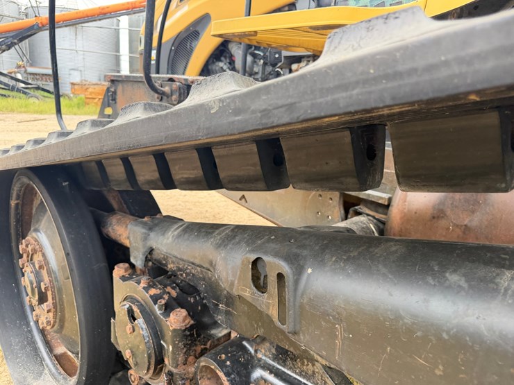 #51850-•-caterpillar-challenger-track-tractor-agcc0765hnwcd1157-inv#51850-image-12