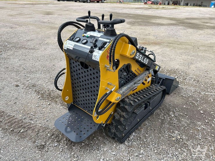 2026-ssl60-mini-track-loader-skid-steer.-image-3