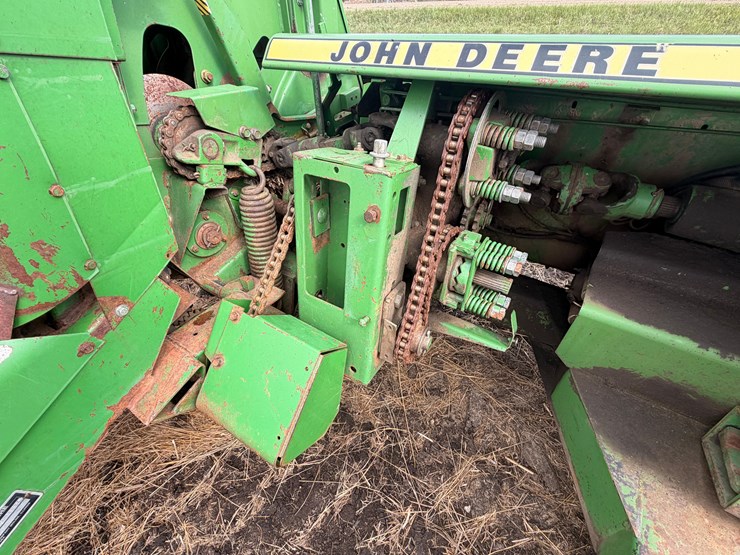 john-deere-3950-image-11
