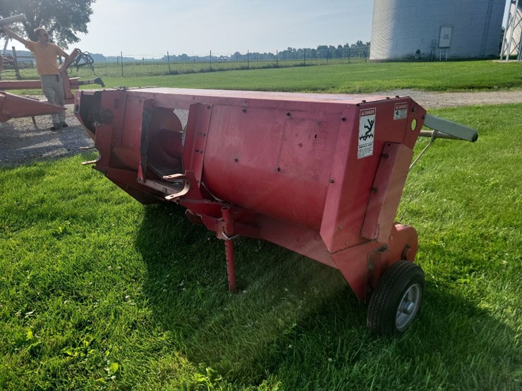 gehl-1065-tandem-axle-forage-chopper-w/2-heads---nice-image-52