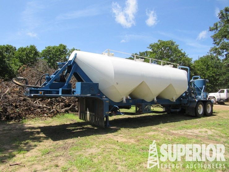 (x)-2006-lbi-heb-ht2-j1000x3-t/a-pneumatic-bulk-cement-trailer-image-1
