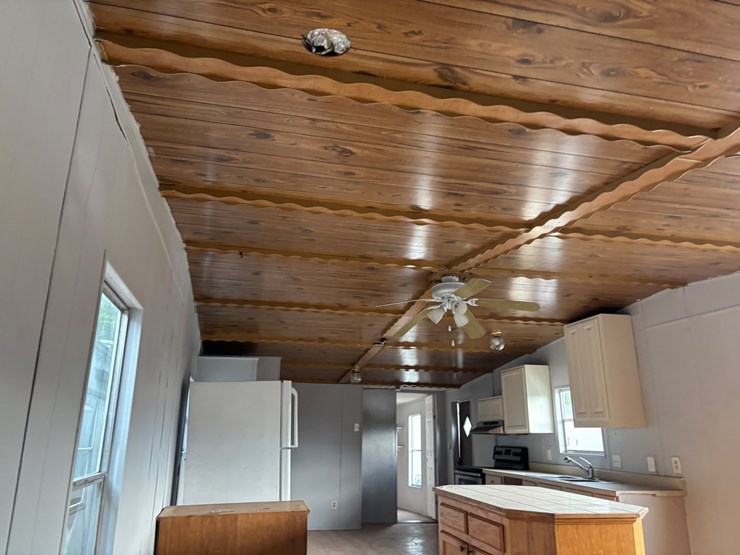 #305-•-mobile-home-image-18