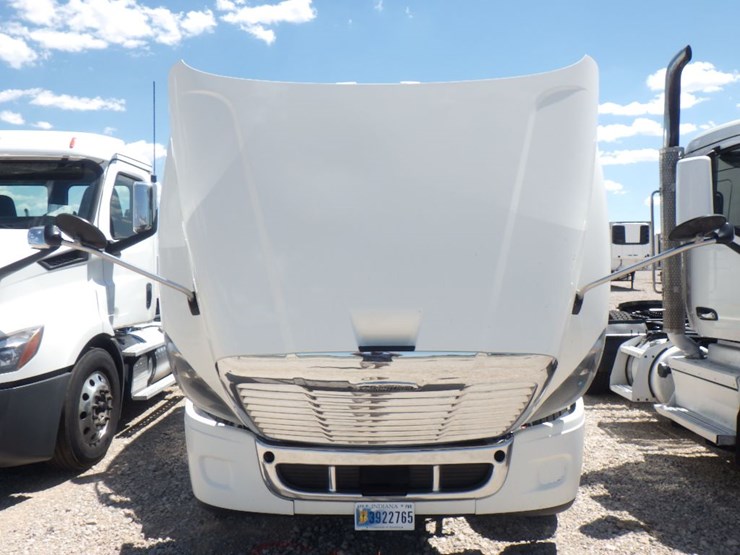 2019-freightliner-cascadia-125-image-25