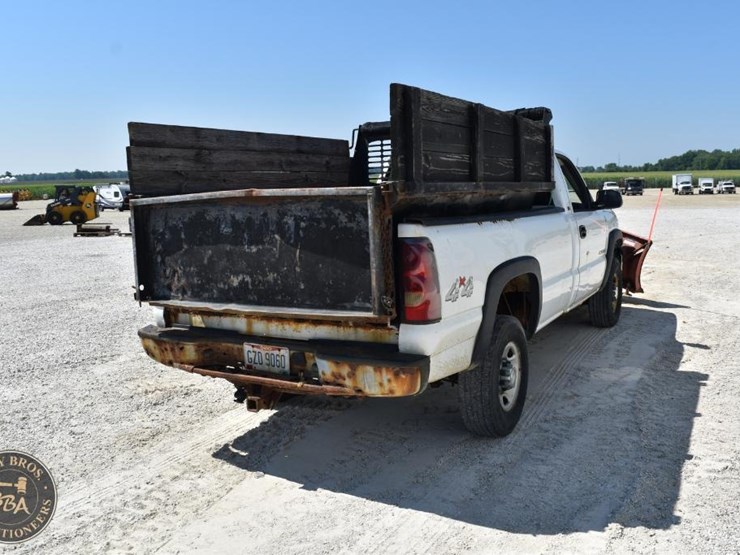 2004-chevrolet-silverado-1500-image-21
