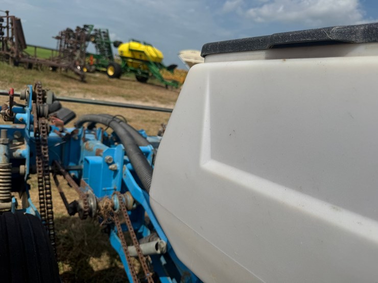 #51909-•-monosem-12-twin-row-38"-center-planter-05a116-inv#51909-image-24