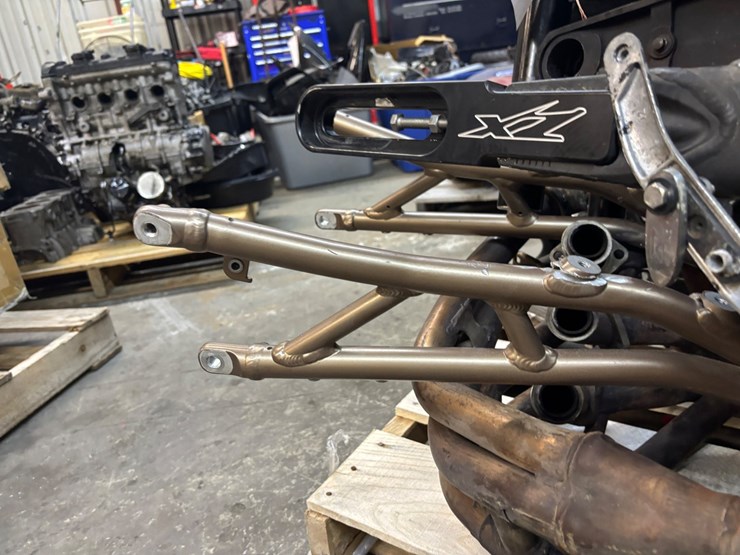#404-•-lot-of-parts-for-suzuki-gsx/r-image-4