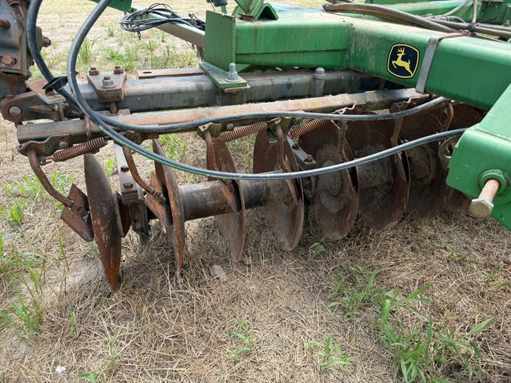 john-deere-37-image-33