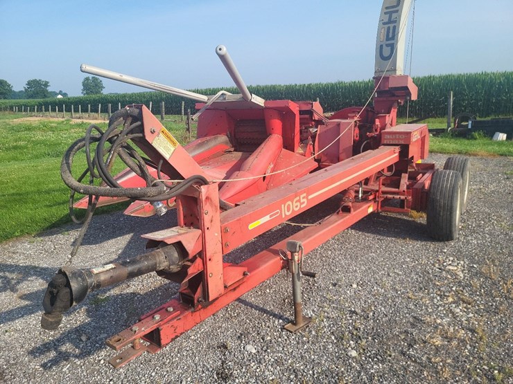 gehl-1065-tandem-axle-forage-chopper-w/2-heads---nice-image-12
