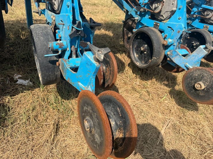 #51909-•-monosem-12-twin-row-38"-center-planter-05a116-inv#51909-image-50