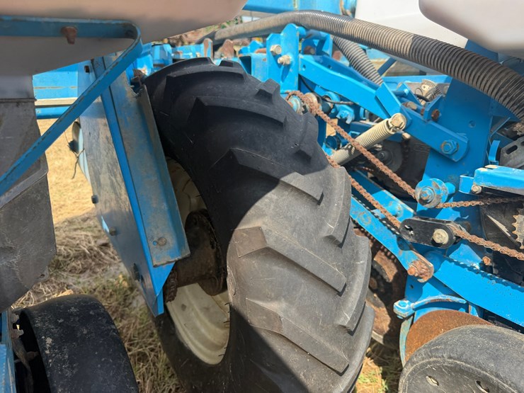 #51909-•-monosem-12-twin-row-38"-center-planter-05a116-inv#51909-image-14