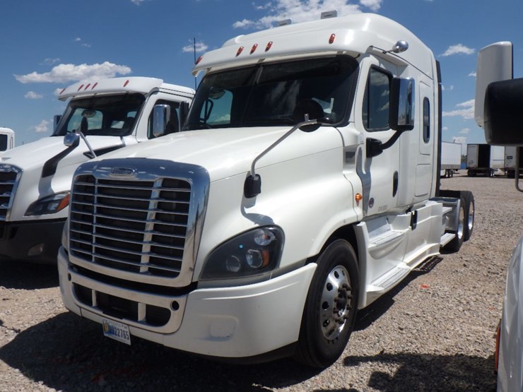 2019-freightliner-cascadia-125-image-1