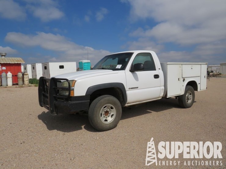 2003-chevrolet-silverado-2500hd-image-1