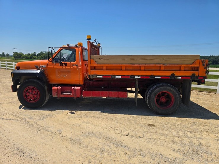 1991-ford-f700-image-2