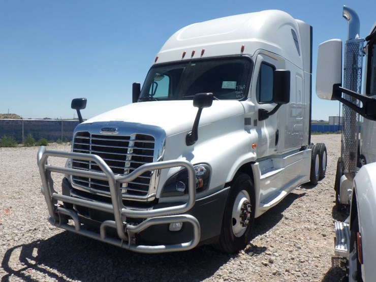 2018-freightliner-cascadia-125-evolution-image-1