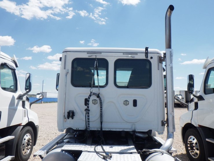 2018-freightliner-cascadia-116-image-6