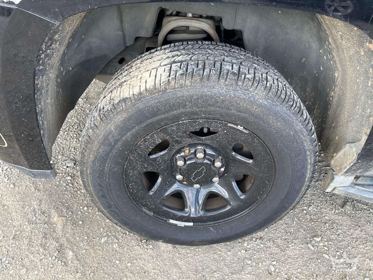 2016-chevrolet-tahoe-image-19