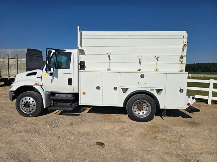 2011-international-durastar-4300-image-2