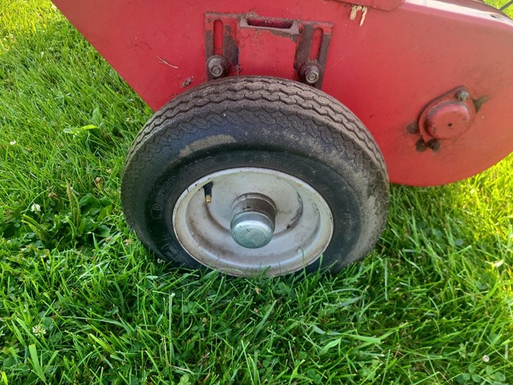 gehl-1065-tandem-axle-forage-chopper-w/2-heads---nice-image-59