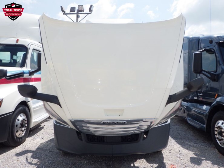 2019-freightliner-cascadia-126-image-22